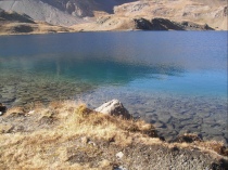 L'acqua dei laghi trasparente e limpidissima